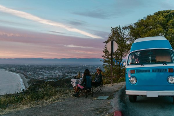 Comment préparer un itinéraire de camping pour observer les aurores boréales en Laponie?